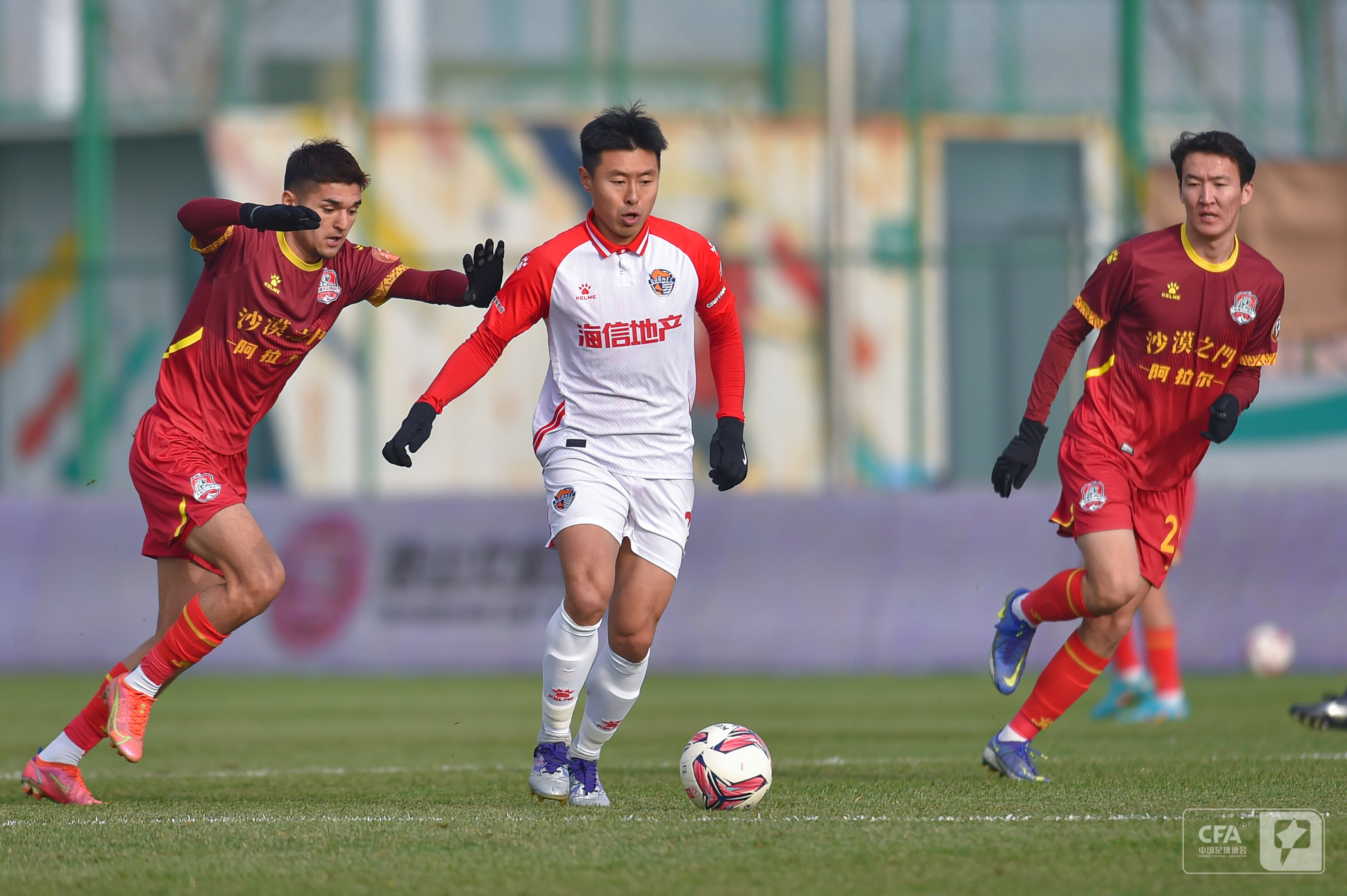 相比之下 相比之下