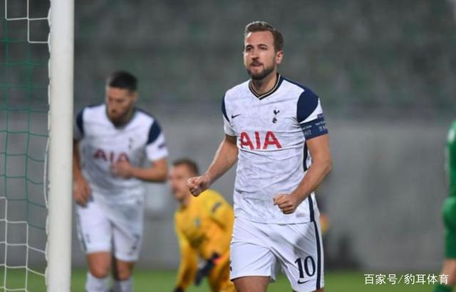 所有人盯着 所有人盯着